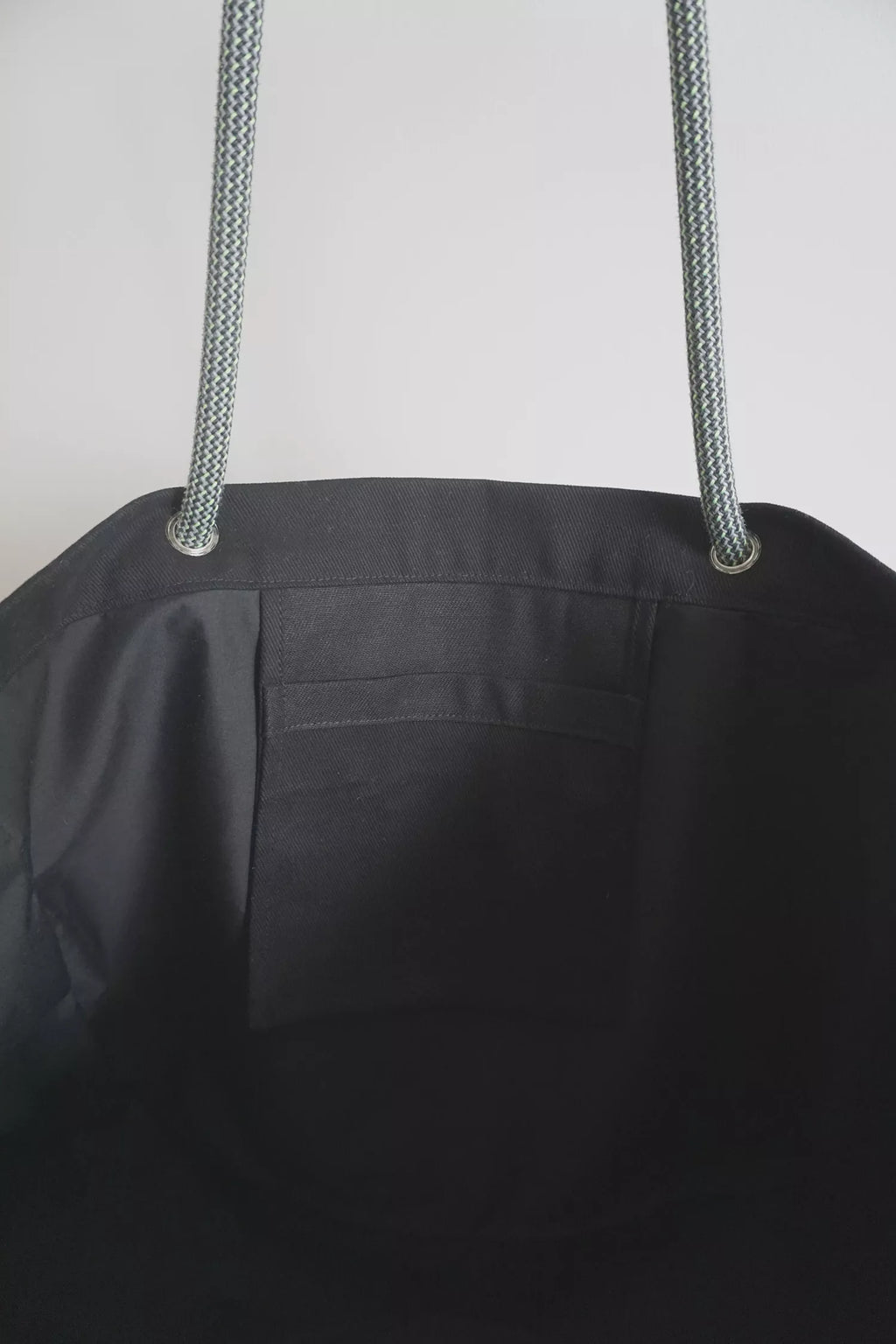 Kase Tote - Black Green