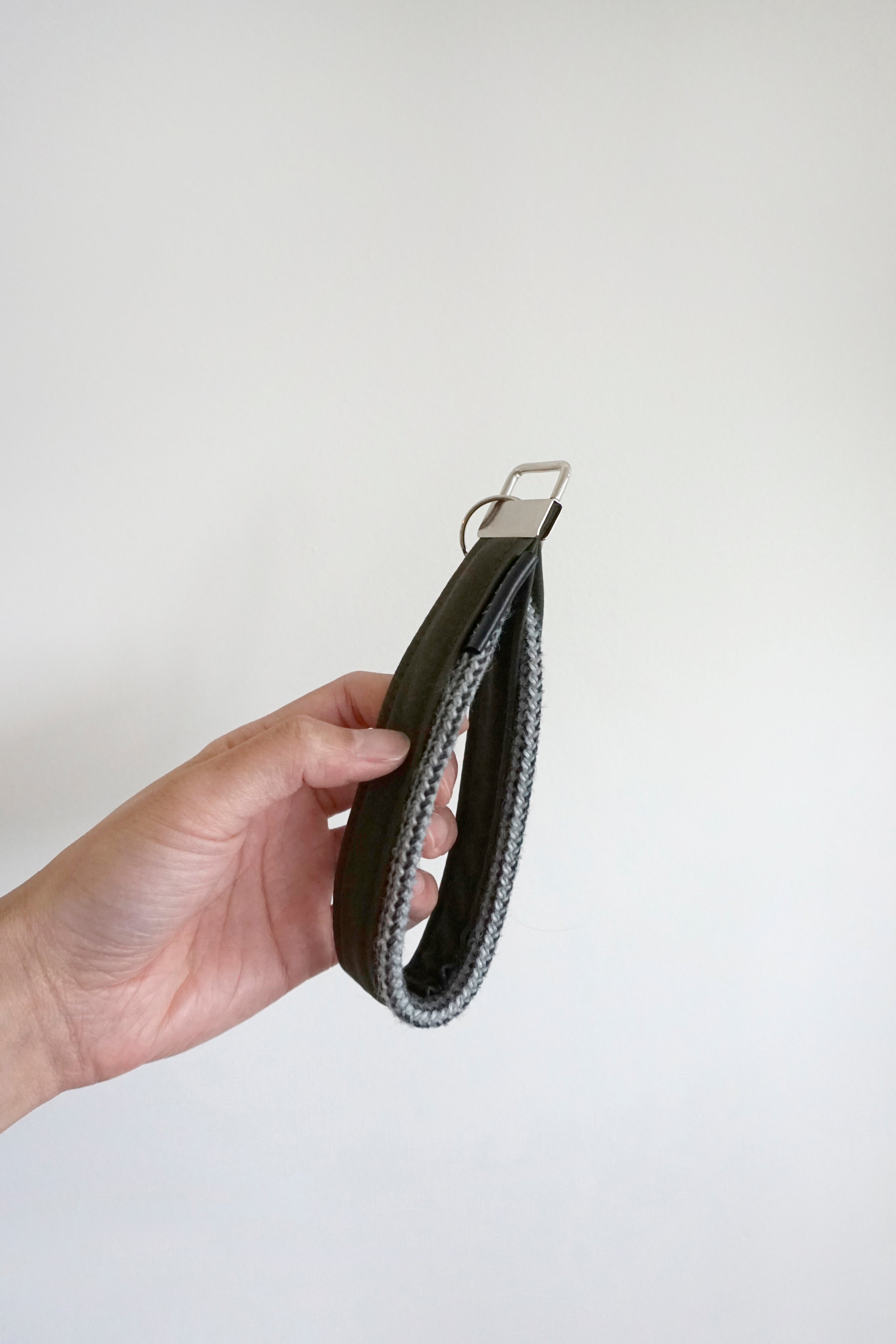 Arya Wristlet Keychain - Dark Green