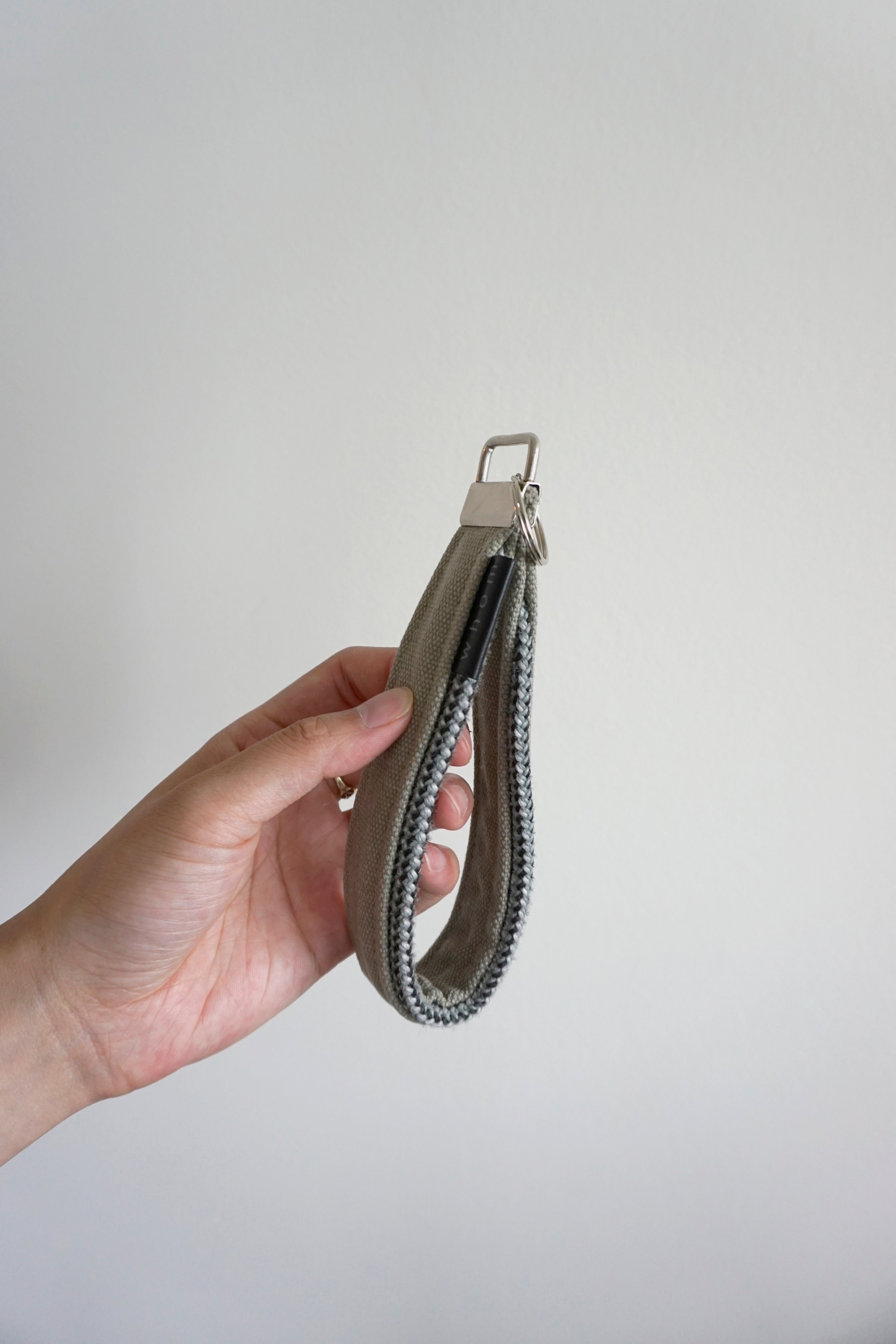 Arya Wristlet Keychain - Moss